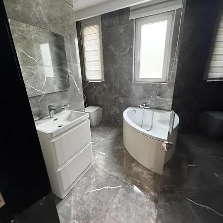 Exclusive Penthouse Jacuzzi Rooftop 公寓 *